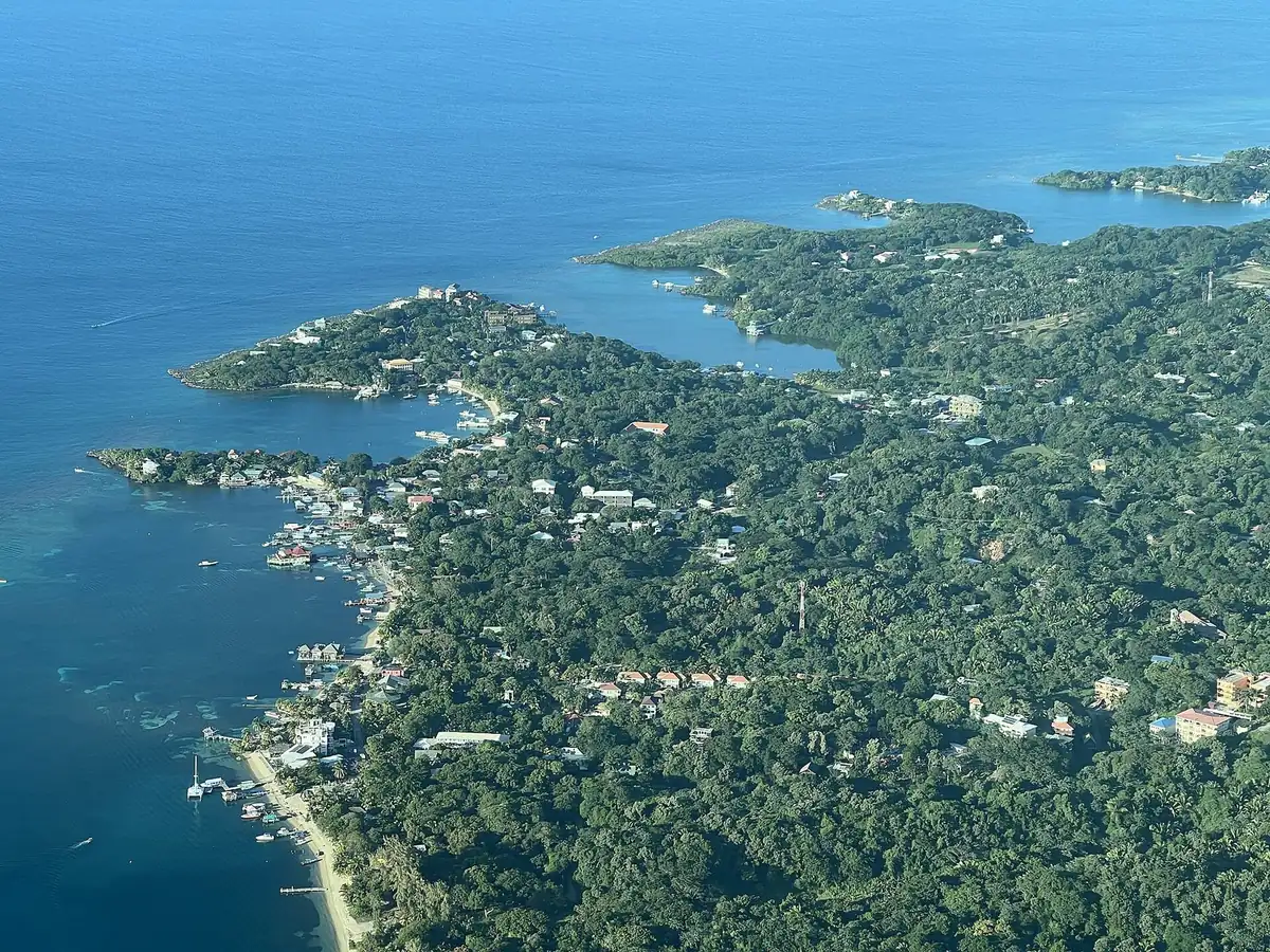 Roatan Diving and the Bay Islands: Roatan, Utila and Guanaja for US Divers